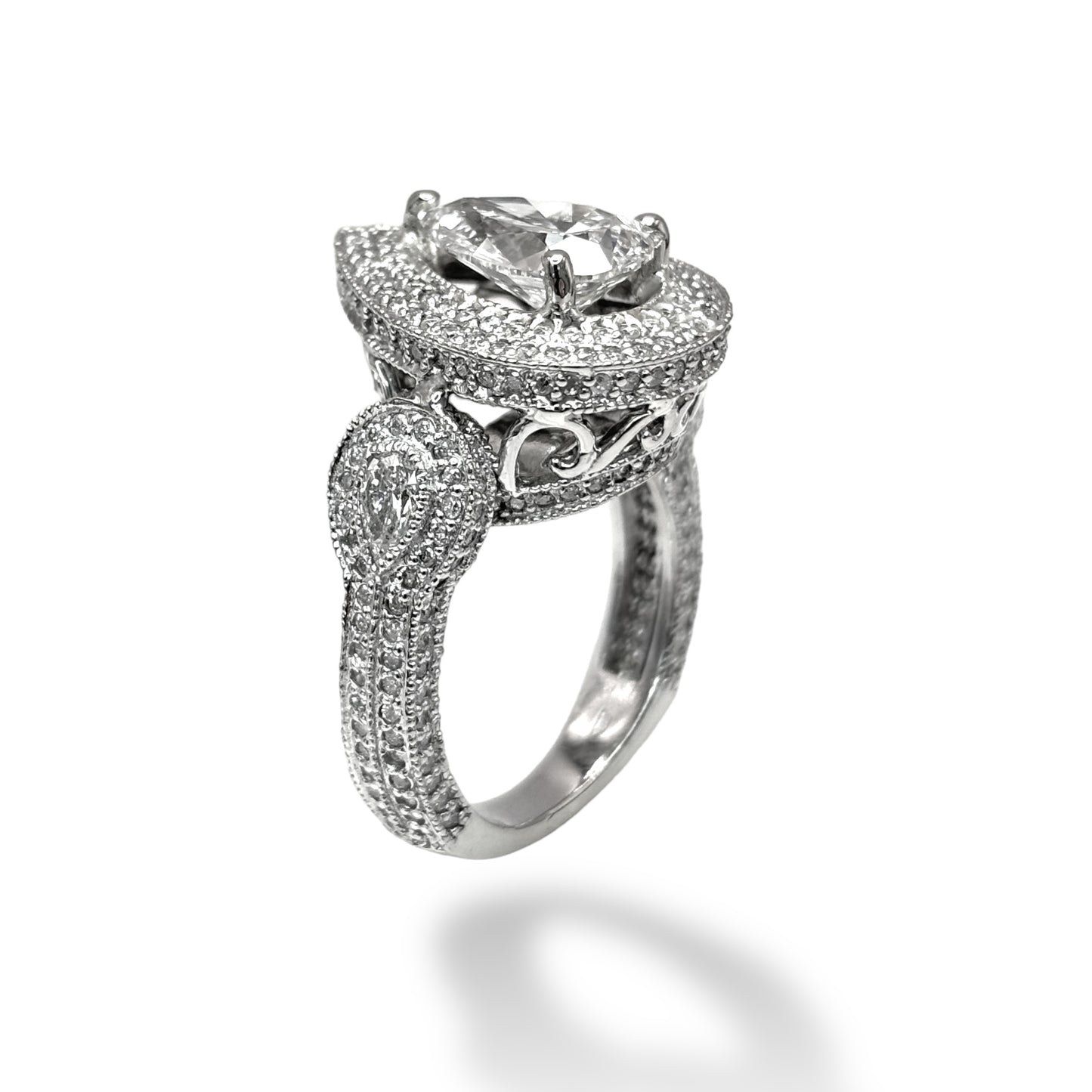 5.00 CT PEAR-CUT DIAMOND ENGAGEMENT RING 14KT