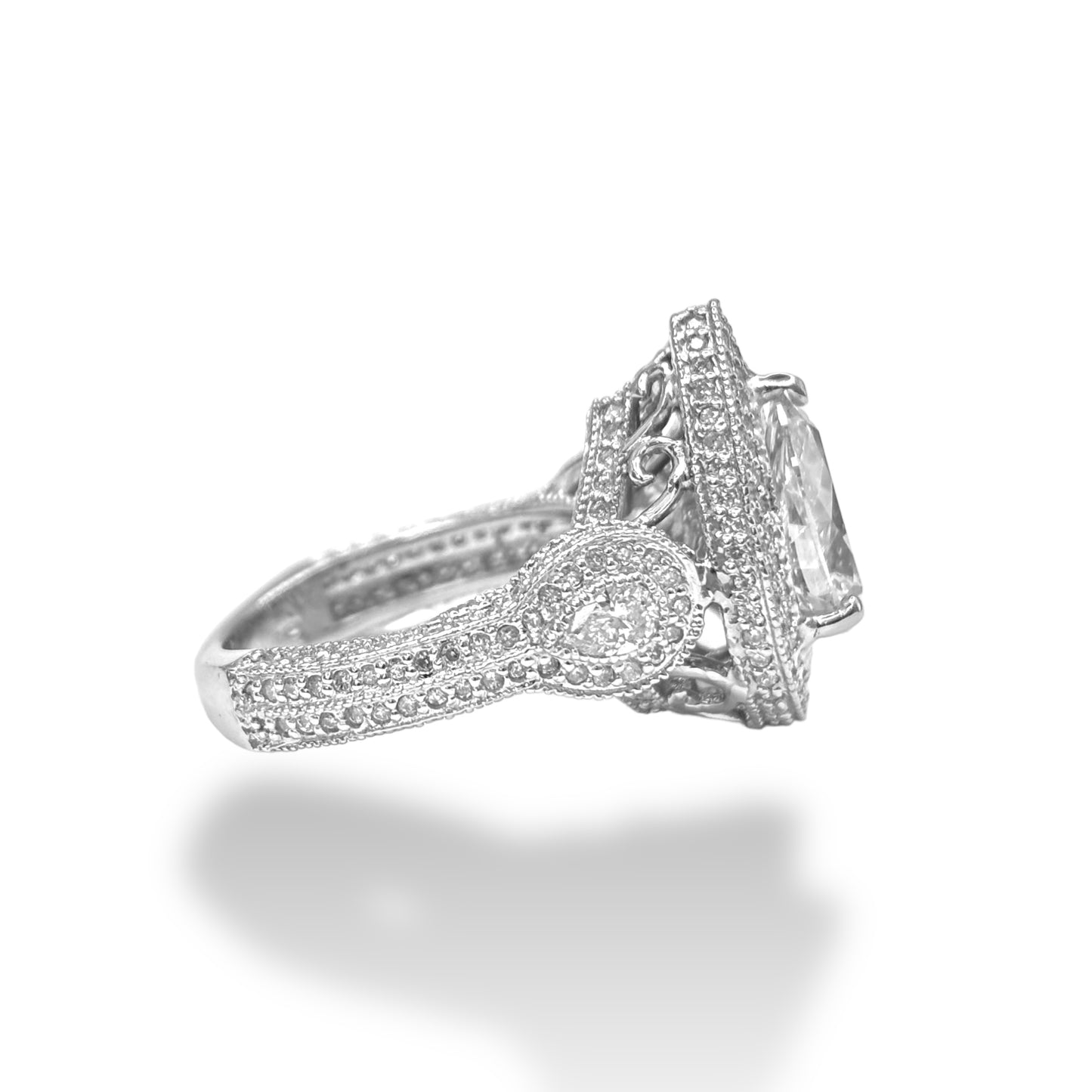 5.00 CT PEAR-CUT DIAMOND ENGAGEMENT RING 14KT