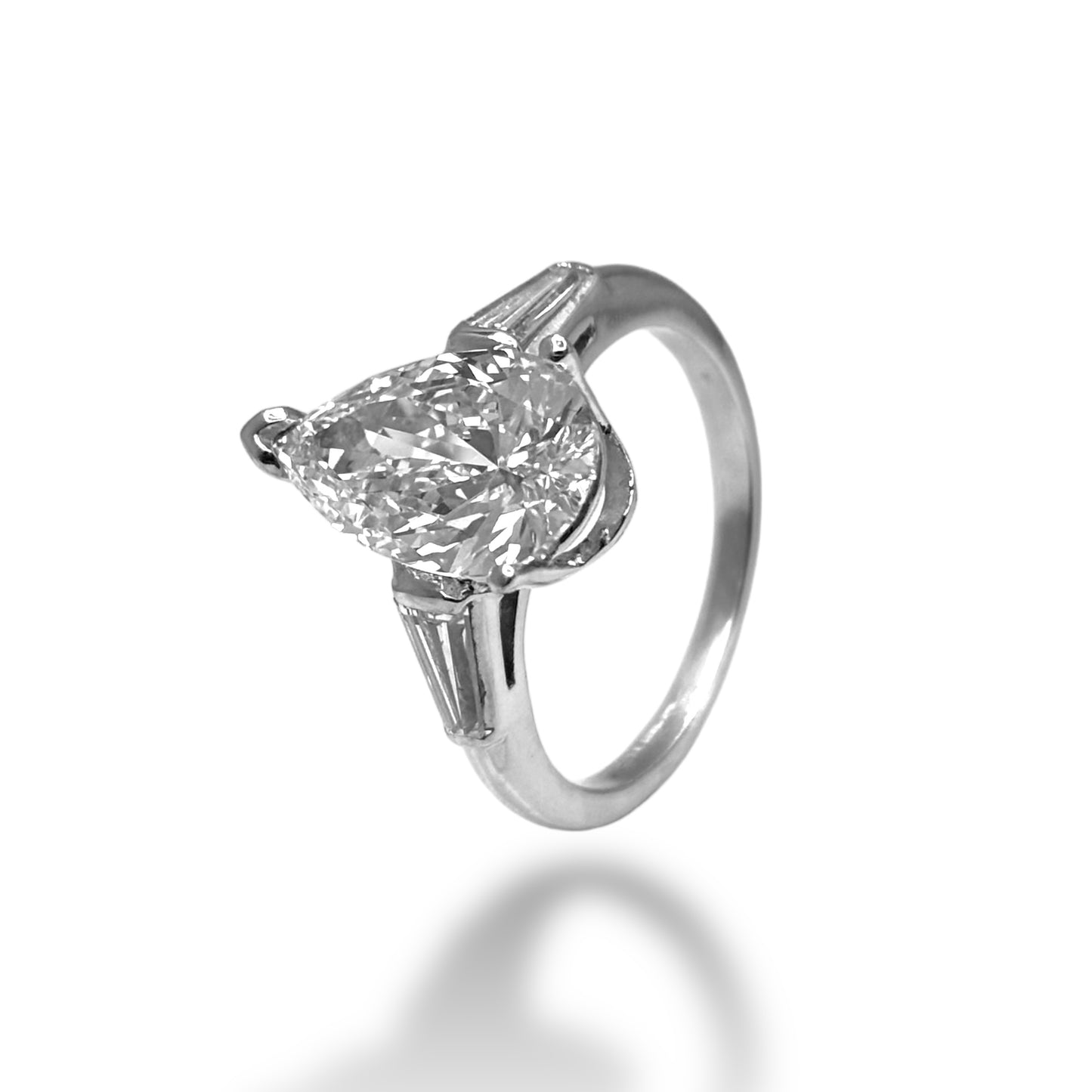 3.50 CT PEAR-CUT DIAMOND ENGAGEMENT RING PLATINUM
