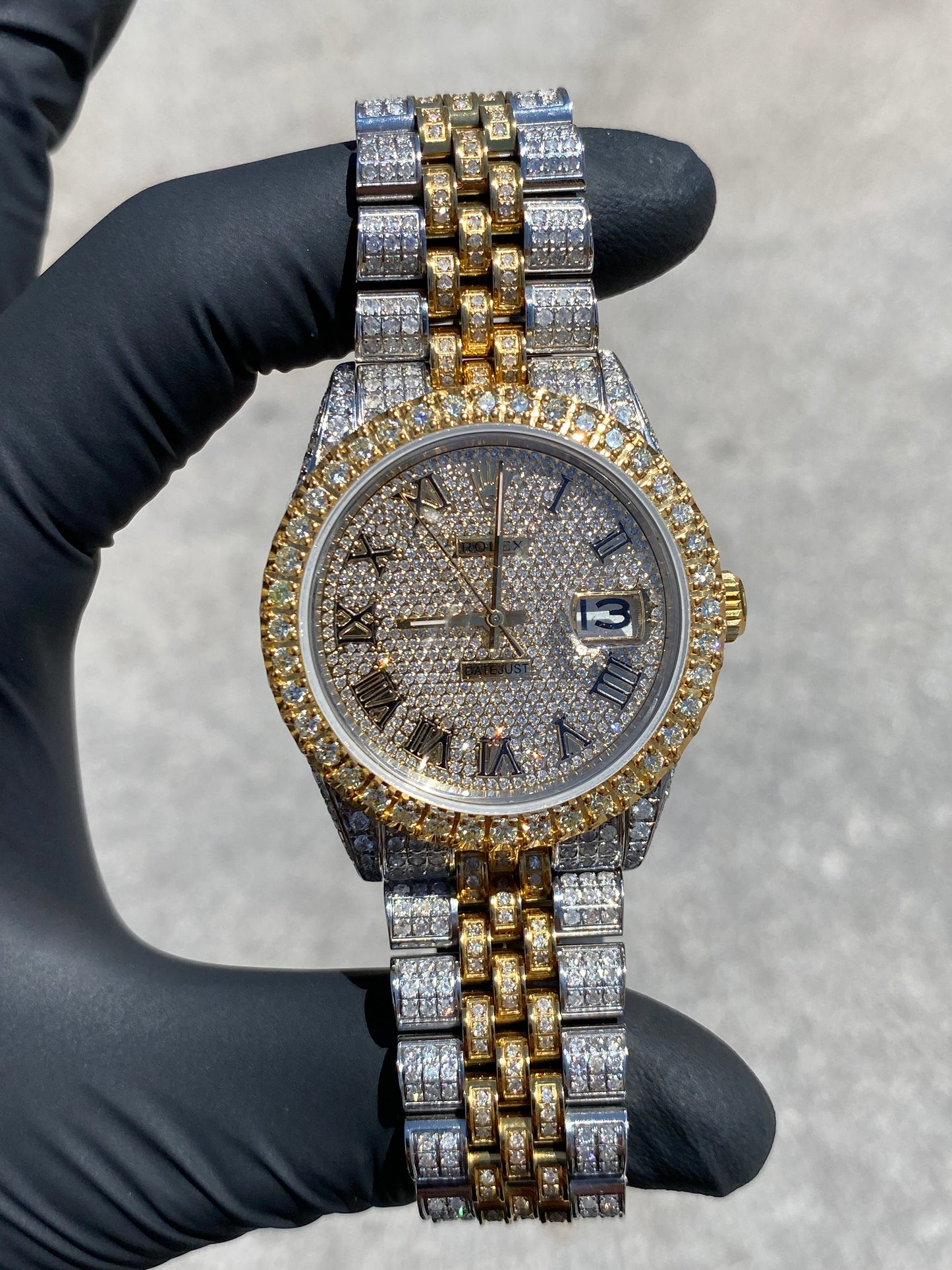 ROLEX DATEJUST 36MM YELLOW TWO-TONE VS-1 BUSTDOWN