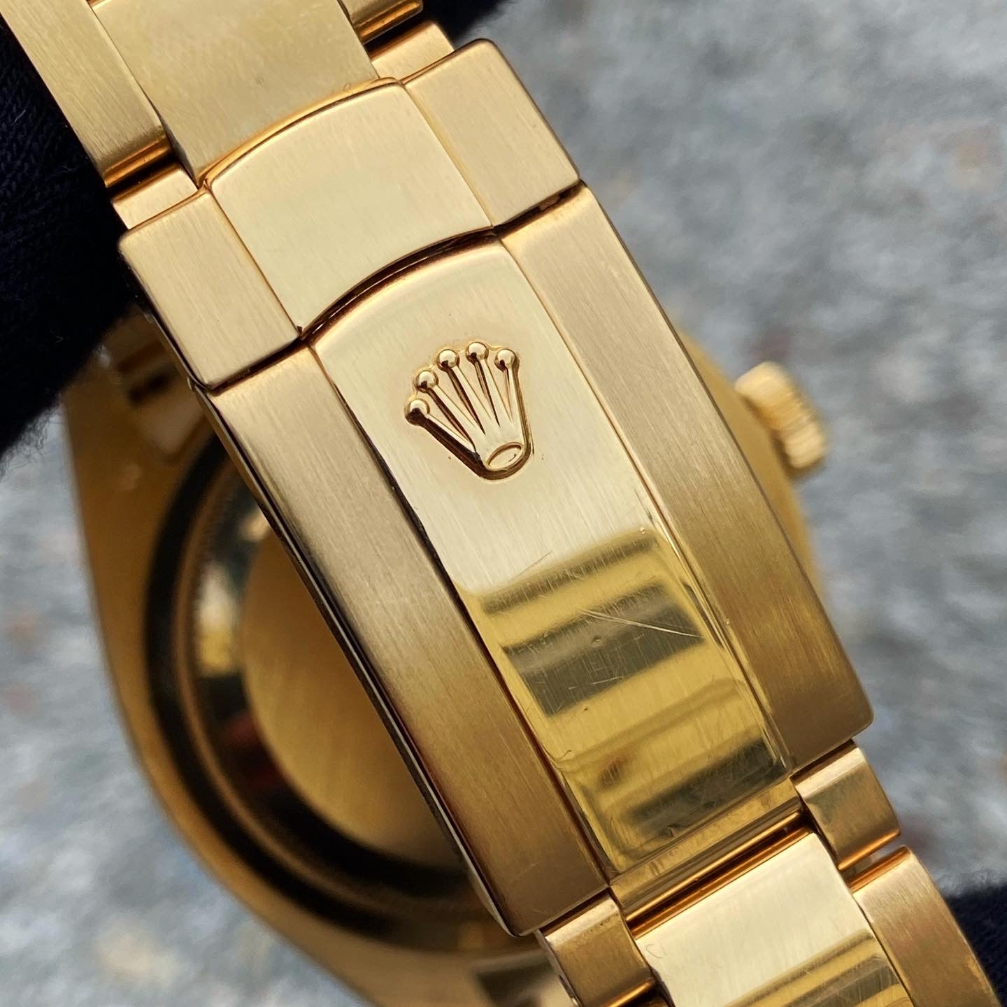 ROLEX SKY-DWELLER 42MM 18KT YELLOW GOLD