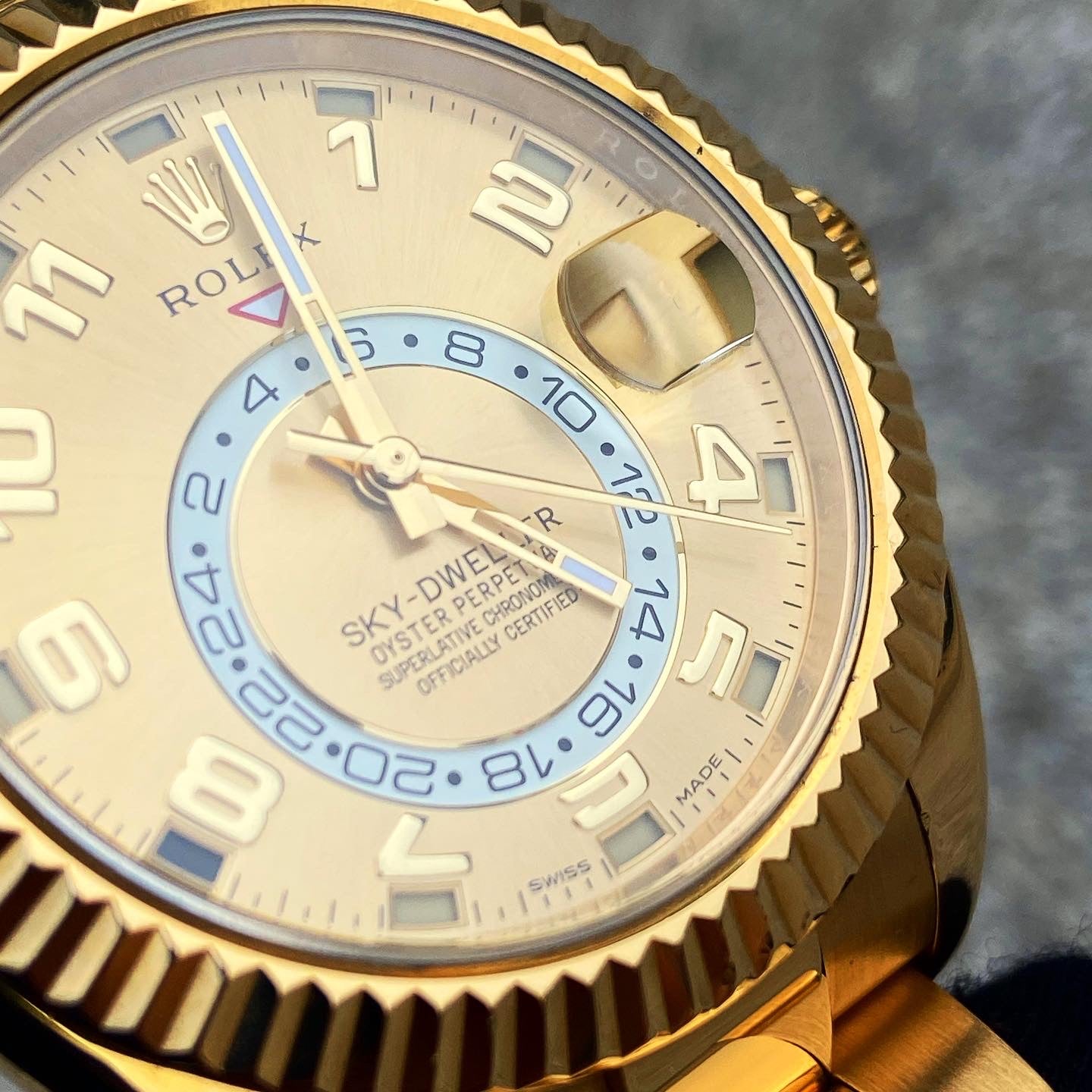 ROLEX SKY-DWELLER 42MM 18KT YELLOW GOLD