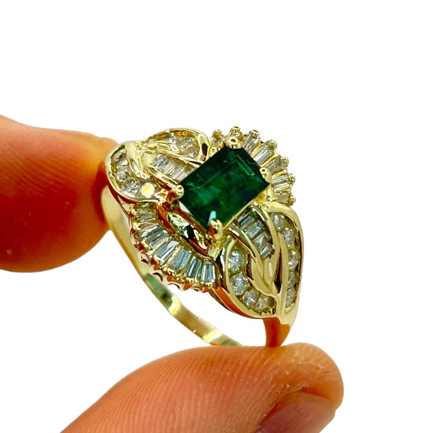 14Kt LADIES EMERALD SOLITAIRE AND DIAMOND ENCRUSTED RING. 1CTW EMERALD | .80CTW DIAMOND