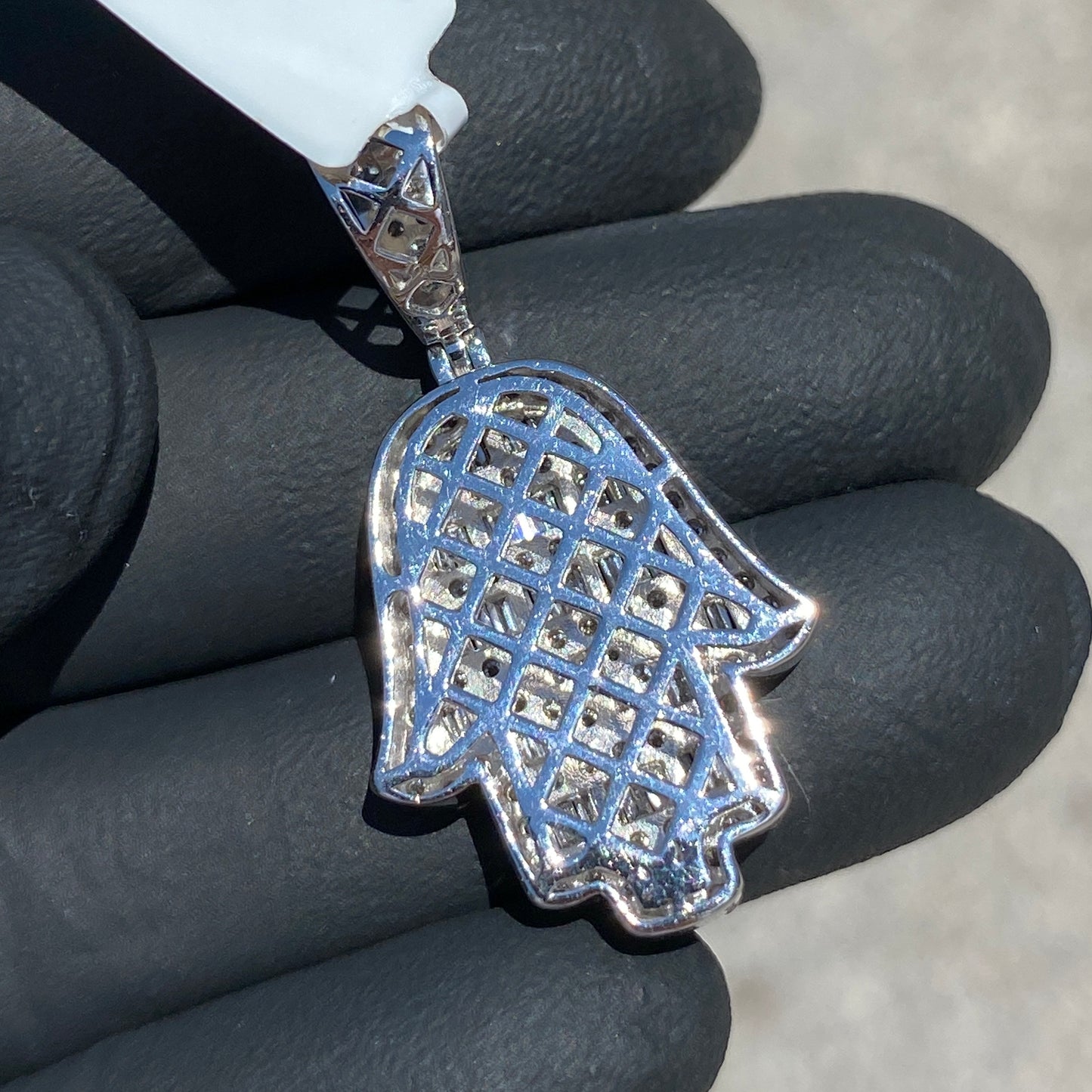 SOLID 10KT GOLD BAGUETTE AND ROUND VVS-1 DIAMOND HAMSA PENDANT