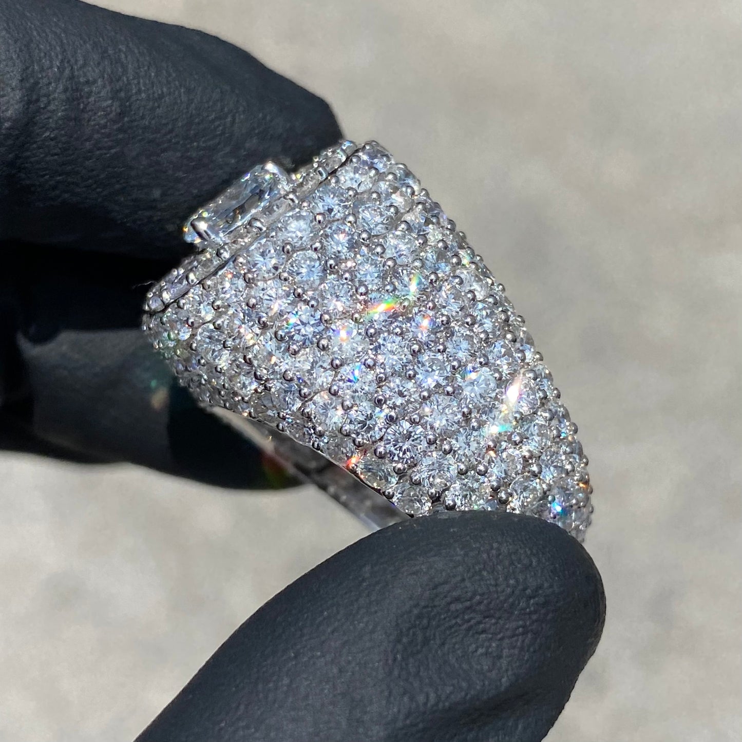 14Kt 11.5G 8Ctw. VVS-1 OVAL DIAMOND “GLACIER” RING